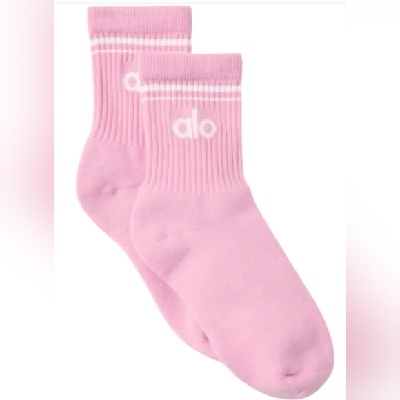 ALO Yoga Accessories - Alo Unisex Half-Crew Throwback Sock- Size Medium- NWT(in original packaging)🩷